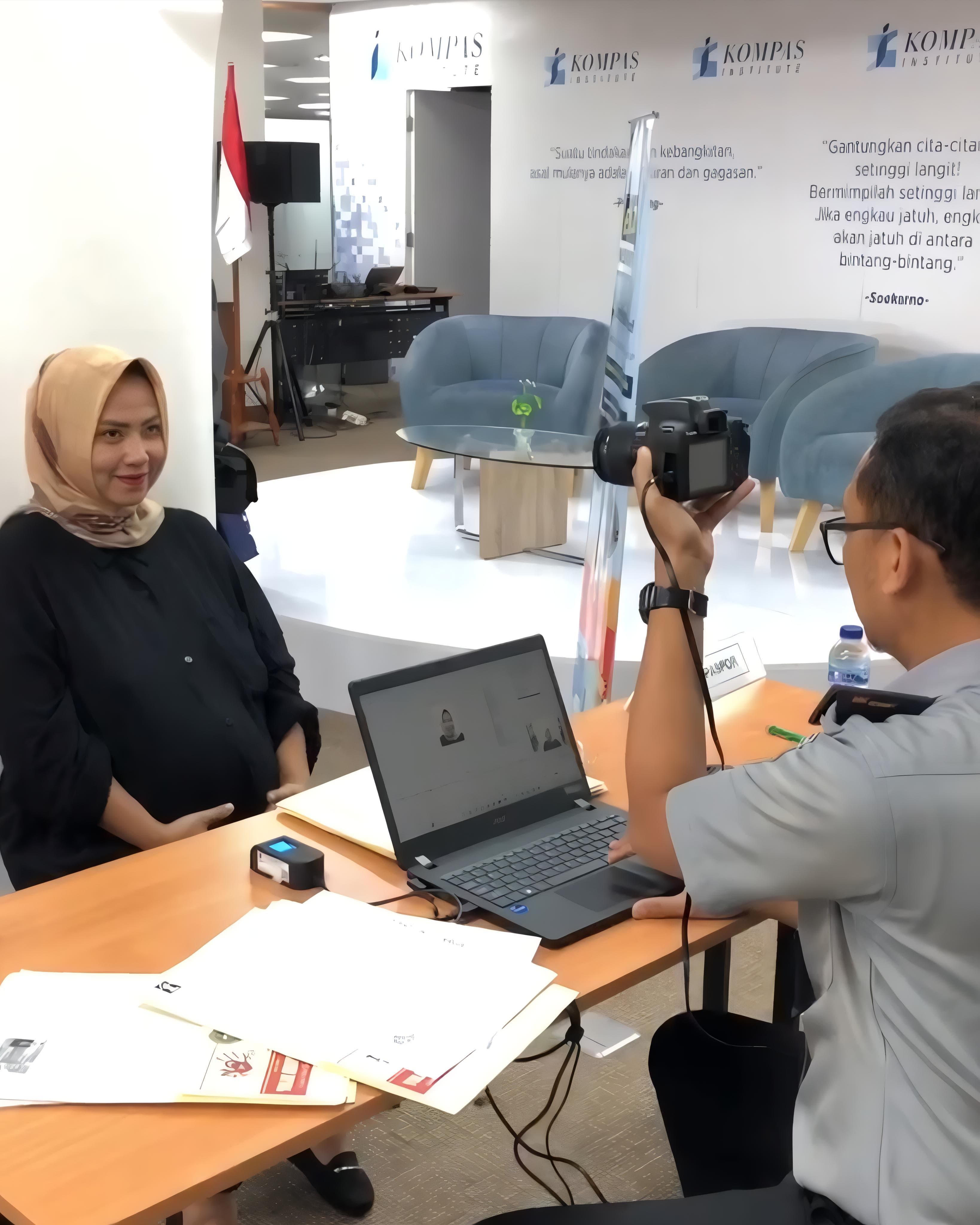 Kantor Imigrasi Jakarta Pusat - Kantor Imigrasi Jakarta Pusat Berpartisipasi dalam HUT Kompas dengan Layanan Eazy Paspor untuk 154 Pemohon