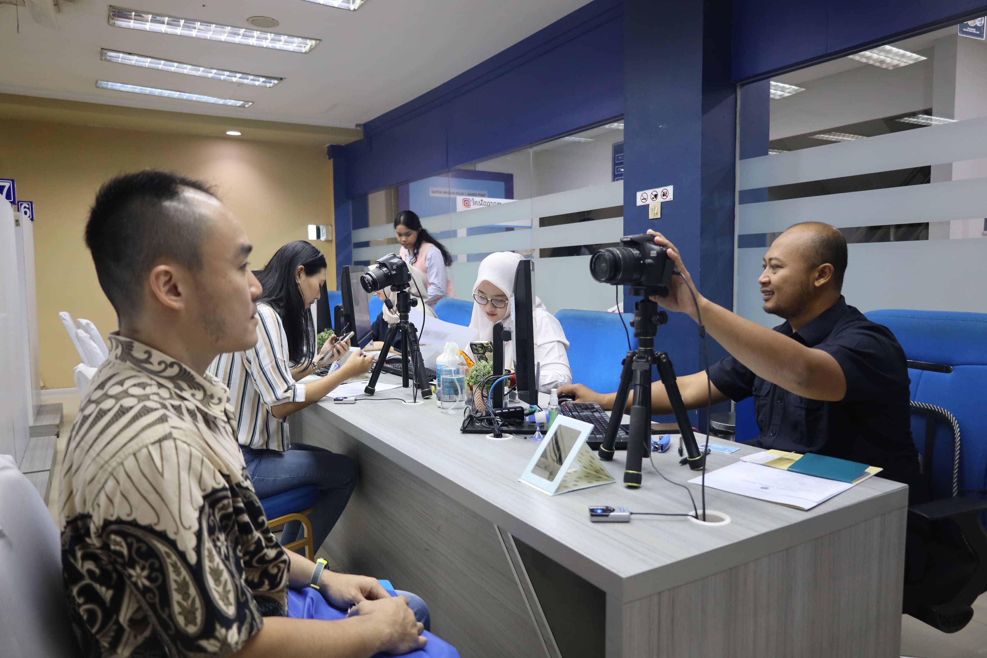 Kantor Imigrasi Jakarta Pusat - Kantor Imigrasi Jakarta Pusat kembali menghadirkan layanan Paspor Simpatik yang dilaksanakan pada hari Sabtu, tanggal 10, 17, dan 24 Januari 2026.