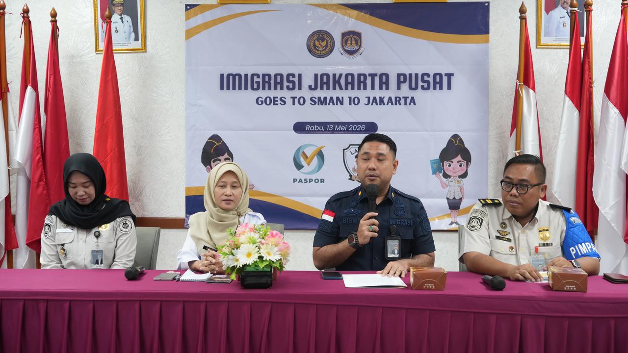 Kantor Imigrasi Jakarta Pusat - Kantor Imigrasi Kelas I Non TPI Jakarta Pusat Gelar “Kanim Jakpus Goes To School” di SMA Negeri 10 Jakarta