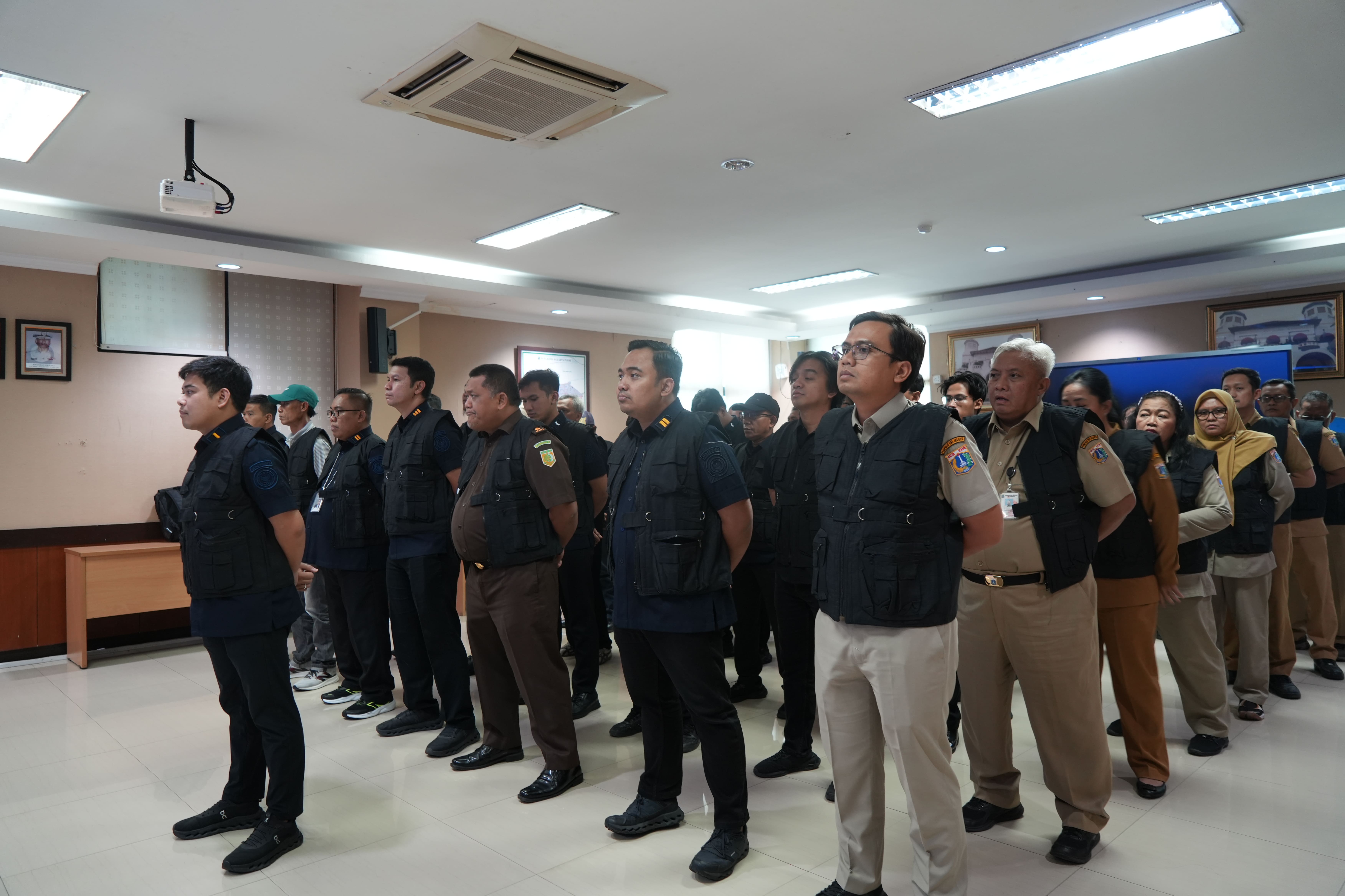 Kantor Imigrasi Jakarta Pusat - Perkuat Sinergi TIMPORA, Kantor Imigrasi Jakarta Pusat Gelar Operasi Gabungan Pengawasan Orang Asing