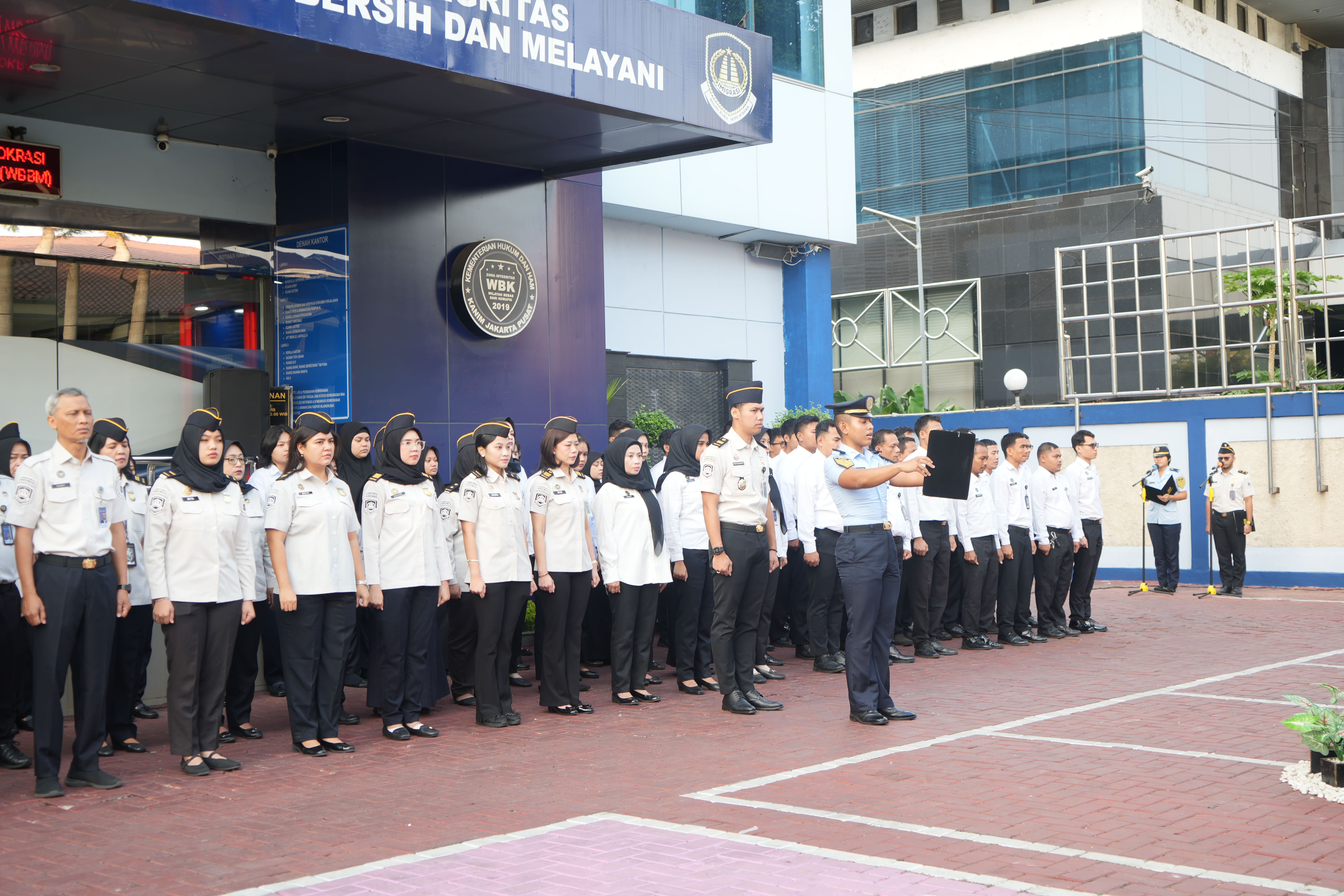 Kantor Imigrasi Jakarta Pusat - Imigrasi Jakarta Pusat Gelar Upacara Peringatan Hari Anak Nasional ke-42 Tahun 2026